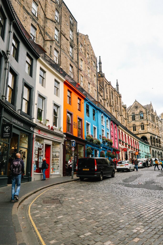 edinburgh by train