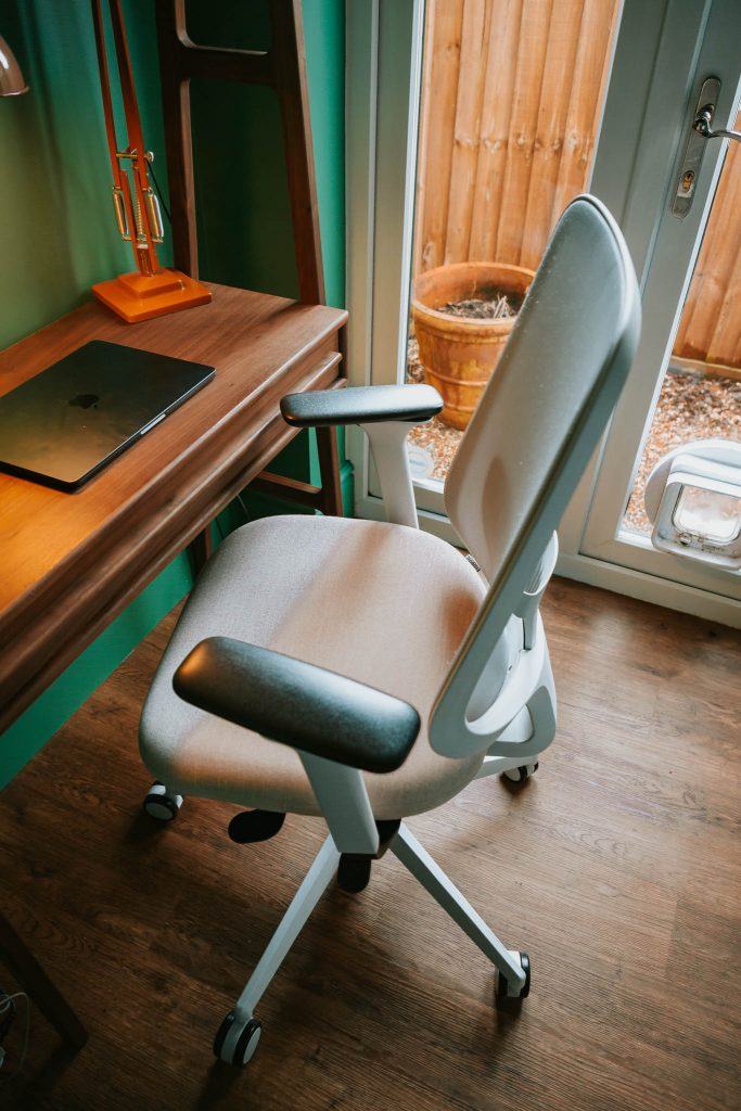 review of slouch office chair