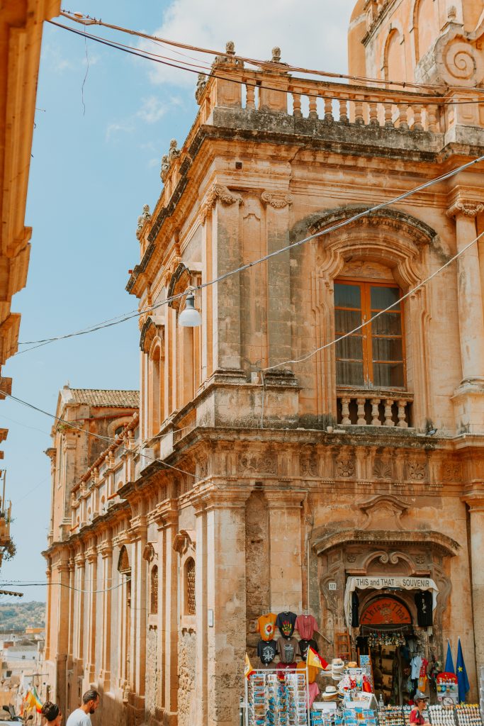 things to do in noto