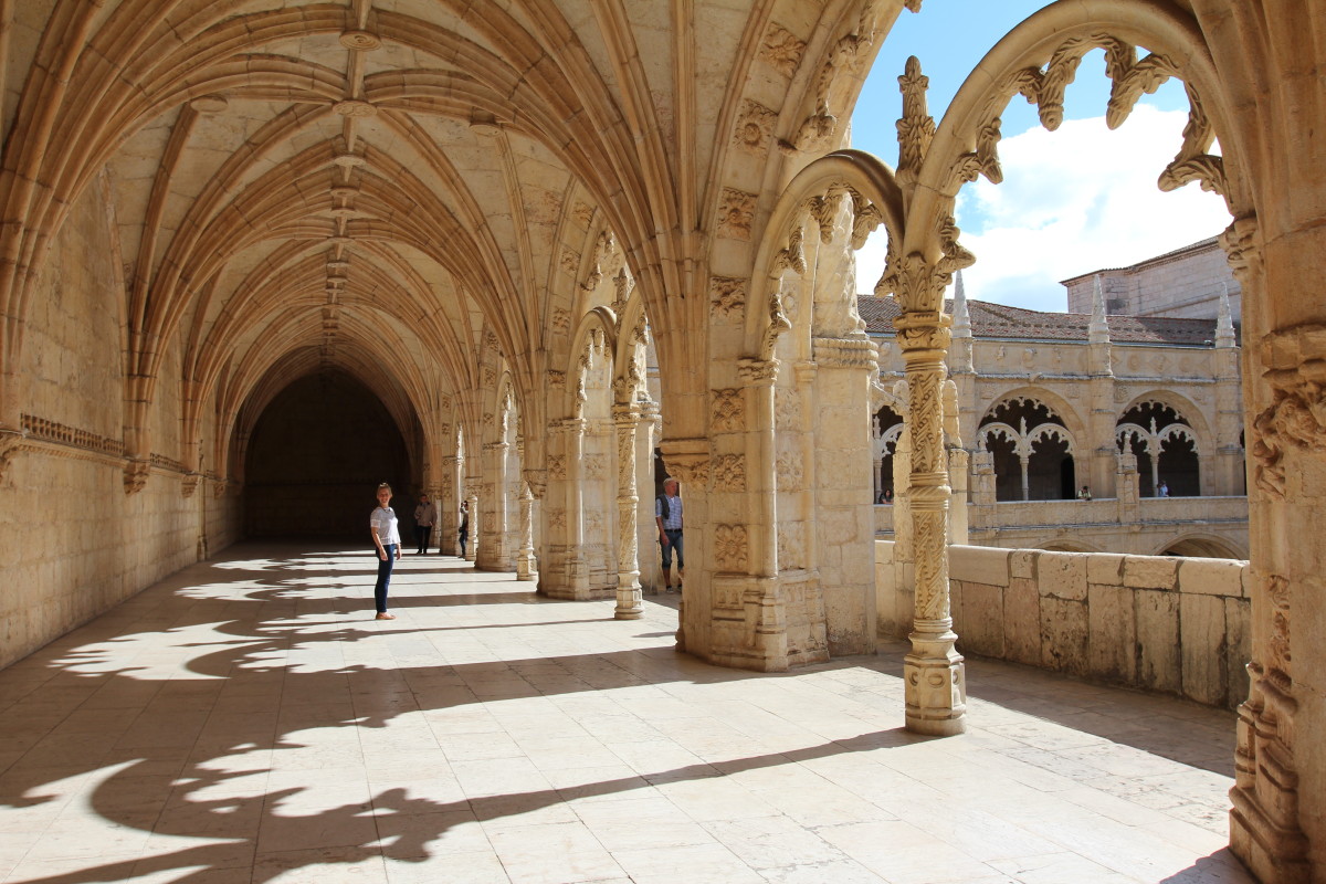 A Complete Guide to a Lisbon City Break (2023)