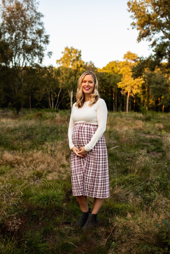 twin sister pregnancy shoot