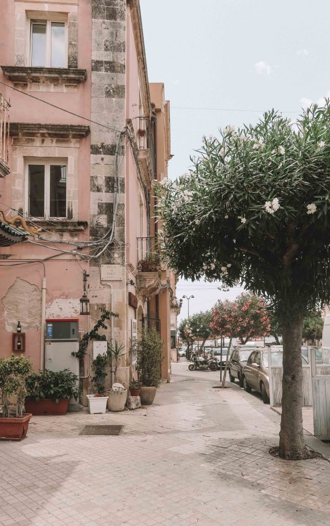 day trip from taormina to syracuse