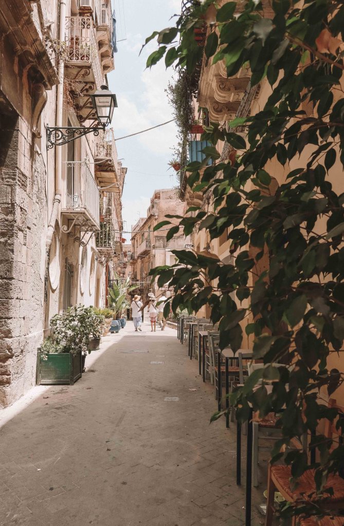 day trip from taormina to syracuse